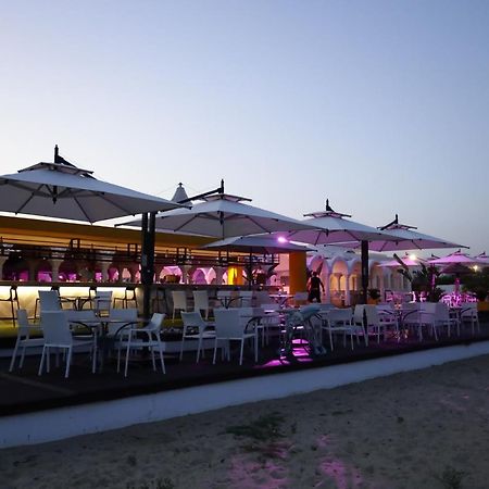 The Mirage Resort & Spa Hammamet Buitenkant foto Beach bar in Rimini