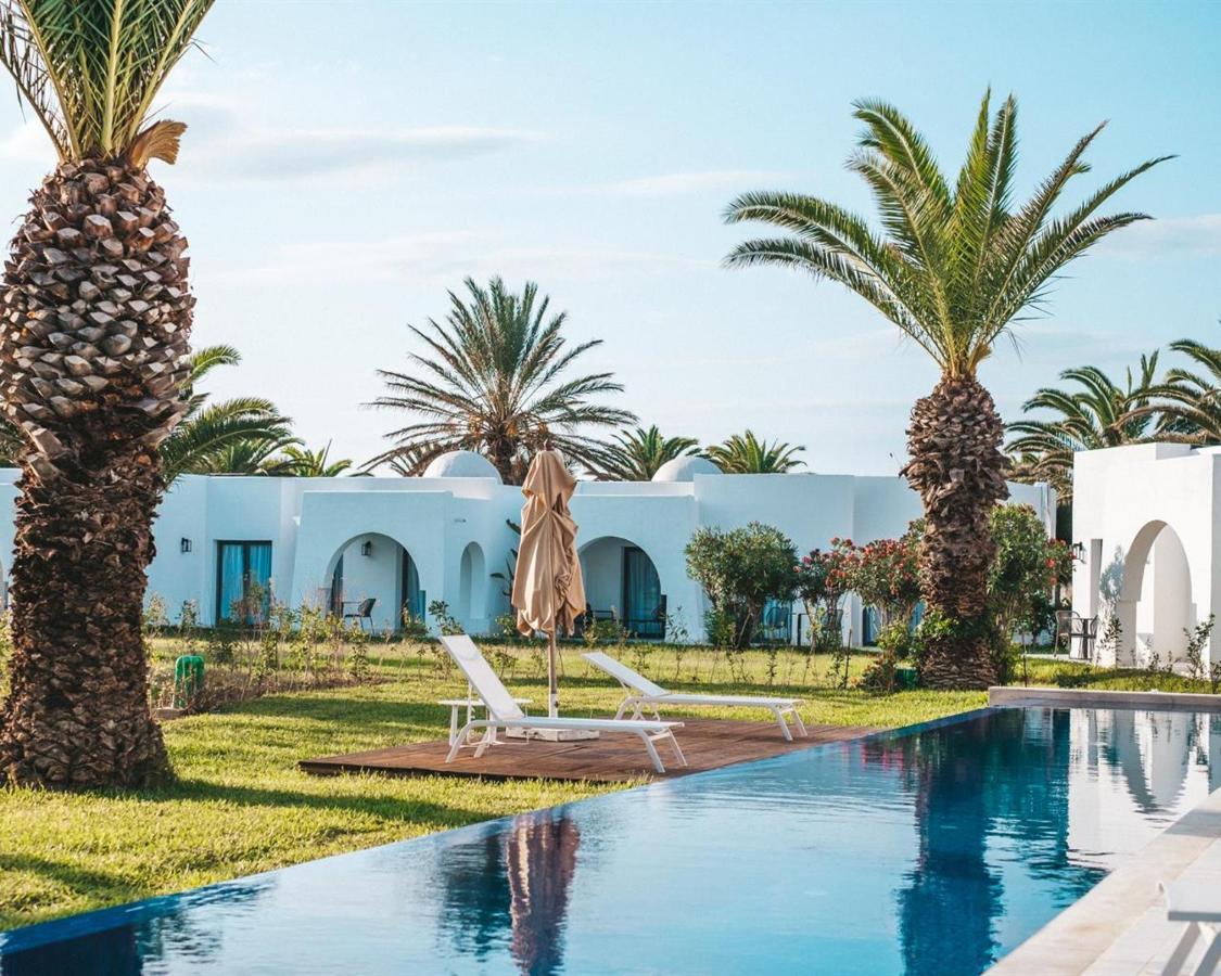 The Mirage Resort & Spa Hammamet Buitenkant foto The swimming pool at the hotel