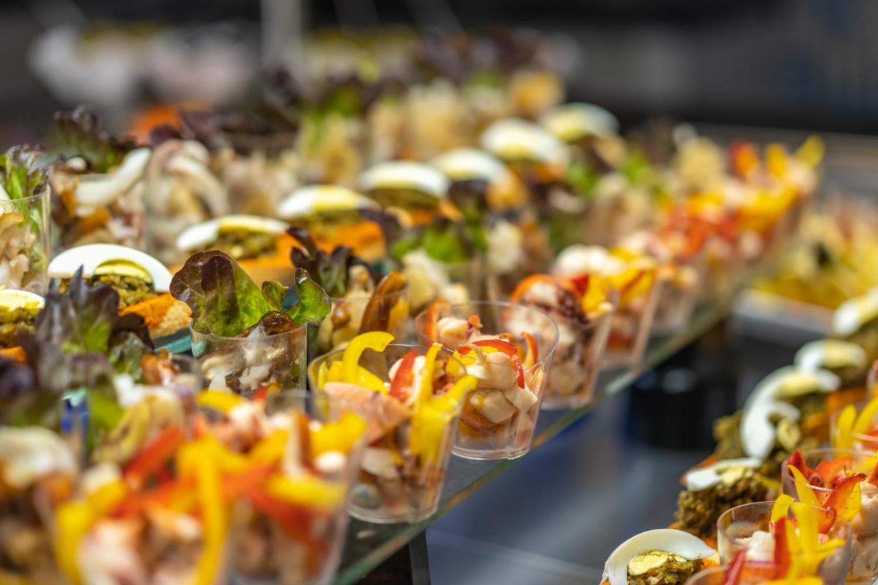 The Mirage Resort & Spa Hammamet Buitenkant foto A selection of tapas