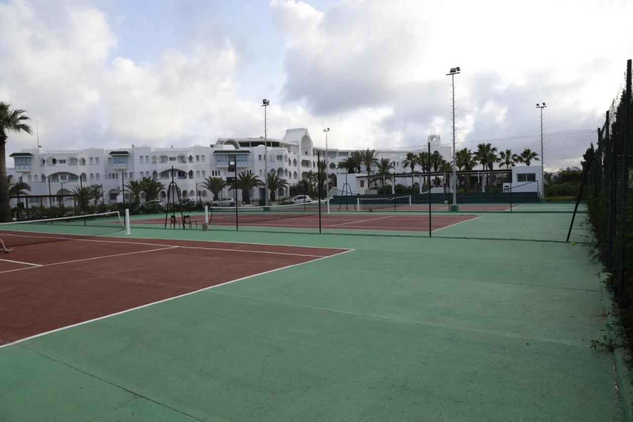 The Mirage Resort & Spa Hammamet Buitenkant foto Tennis courts at the resort