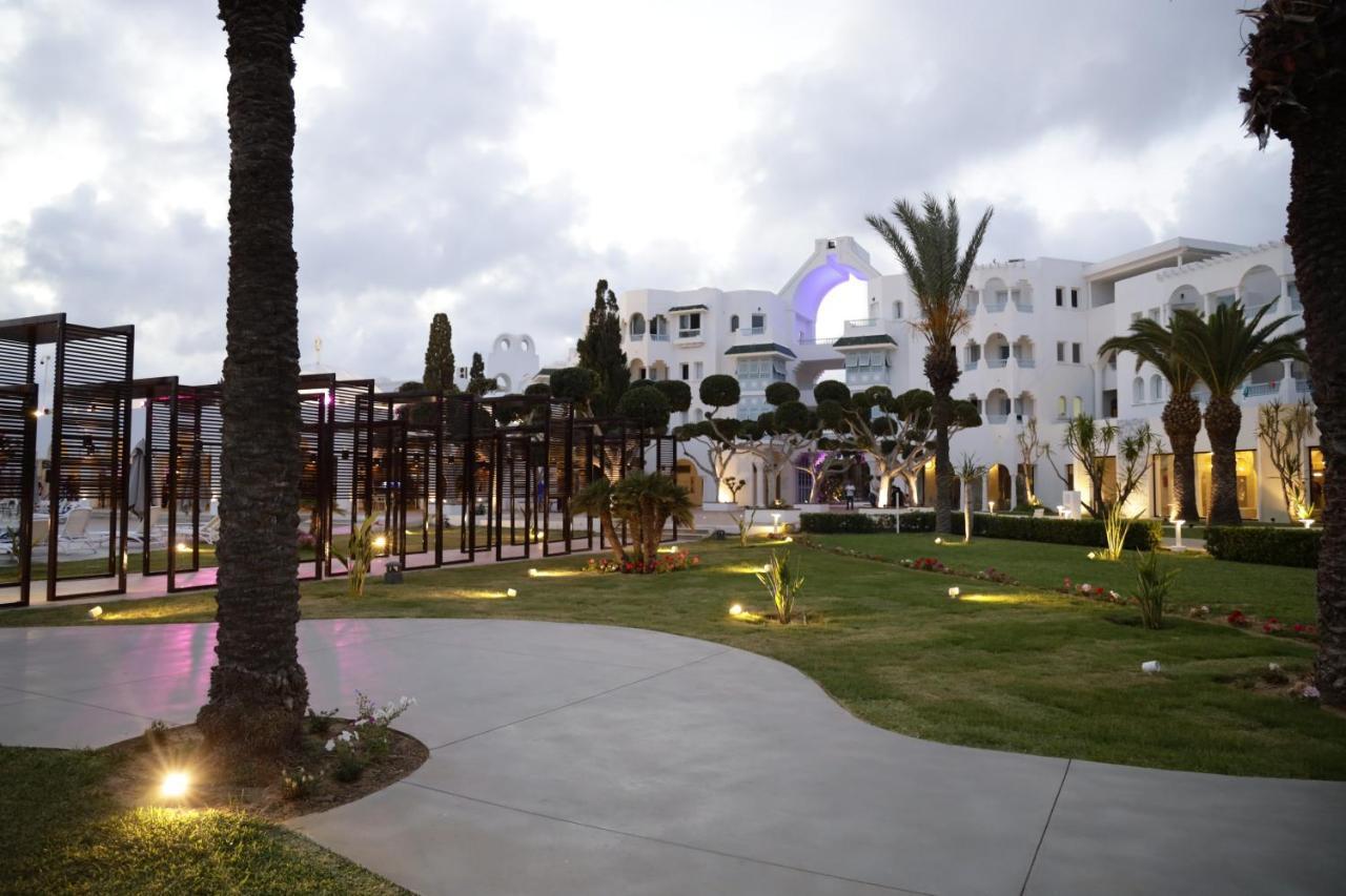The Mirage Resort & Spa Hammamet Buitenkant foto The hotel at night