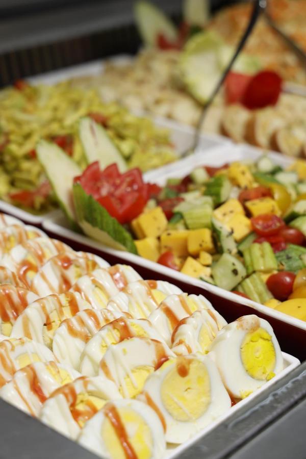 The Mirage Resort & Spa Hammamet Buitenkant foto A salad of mango, avocado, and lime